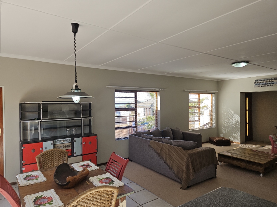 3 Bedroom Property for Sale in Wavecrest Eastern Cape